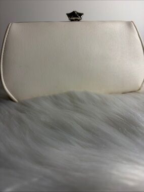 Elegant Cream Women’s Clutch Bag Vintage Leather